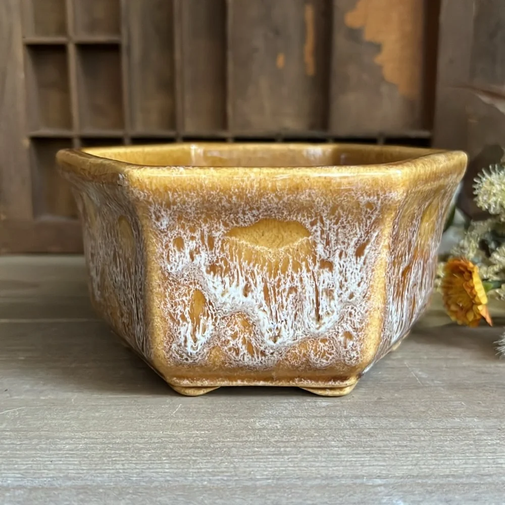 VTG Haegar Small Planter - Picture 1 of 9